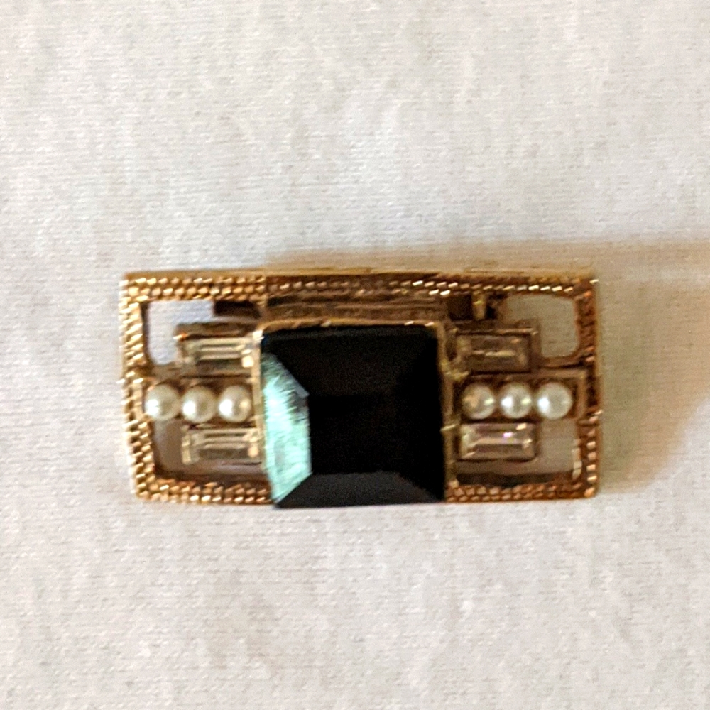 Small Goldtone Brooch